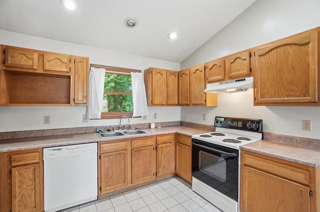 61 Kays Way 61 Kays Way, Xenia, OH 45385