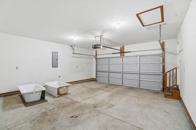 61 Kays Way 61 Kays Way, Xenia, OH 45385