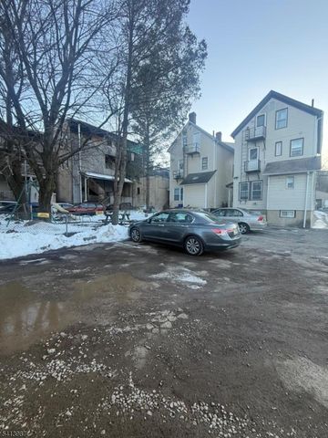 5 Dewey St, Dover Town, NJ 07801