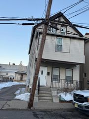 5 Dewey St, Dover Town, NJ 07801