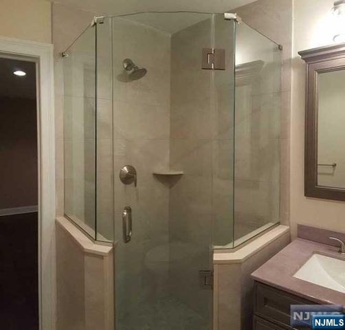 46 Blauvelt Place, Hackensack, NJ 07601