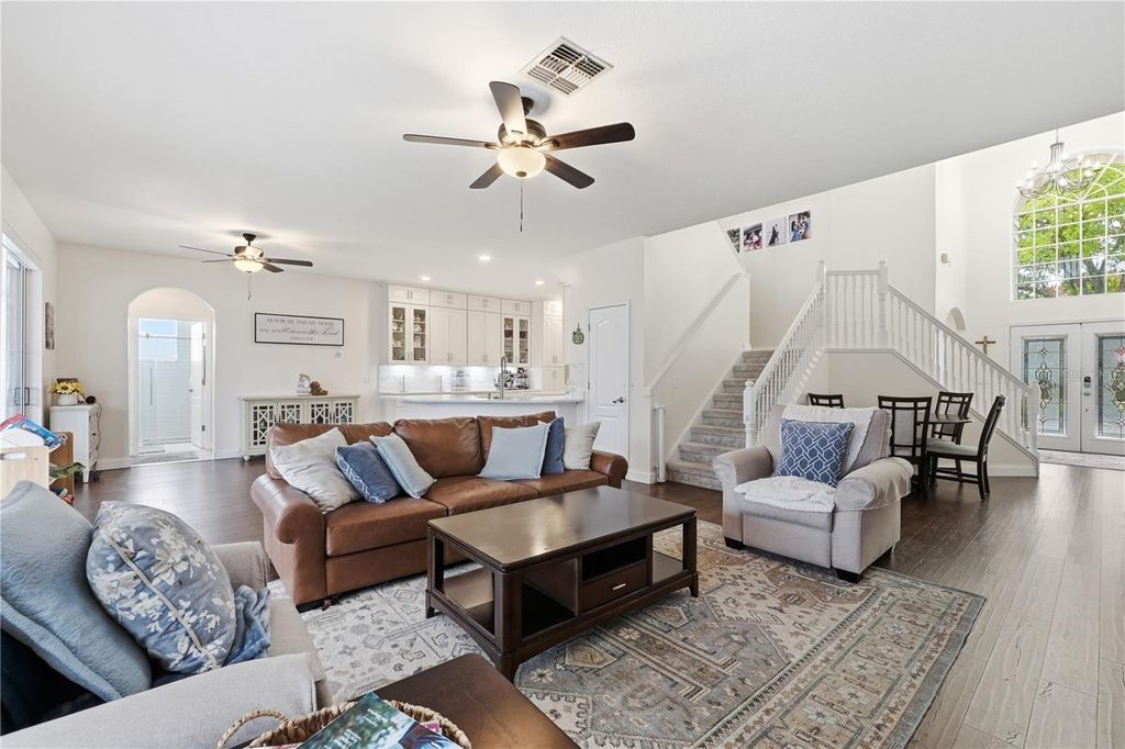 Image 6 of property listing at 6802 SCYTHE AVENUE, Orlando, FL 32812