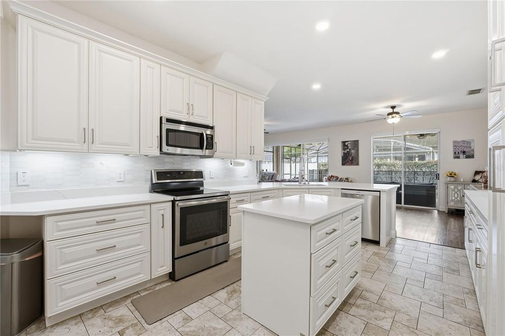 Image 9 of property listing at 6802 SCYTHE AVENUE, Orlando, FL 32812