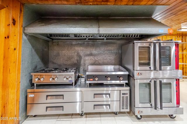 6385 W WHITE MOUNTAIN Boulevard, Show Low, AZ 85901