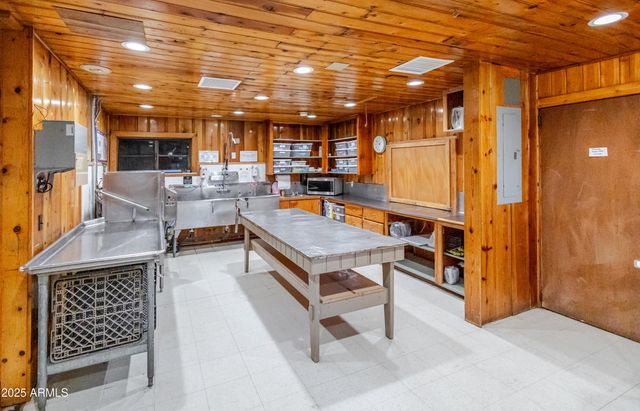 6385 W WHITE MOUNTAIN Boulevard, Show Low, AZ 85901