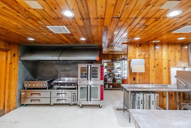 6385 W WHITE MOUNTAIN Boulevard, Show Low, AZ 85901