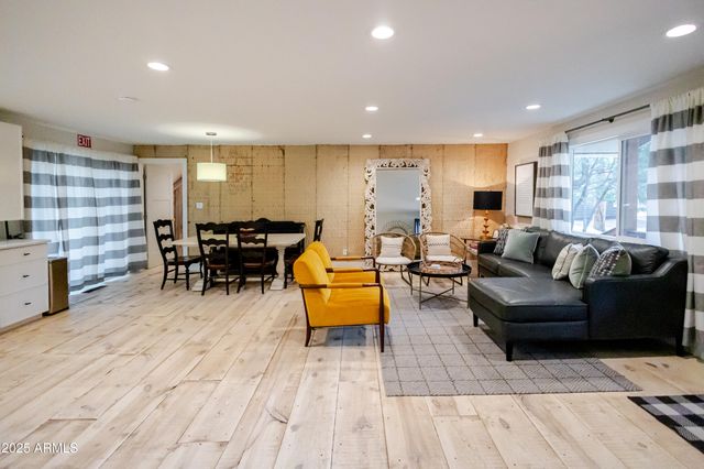 6385 W WHITE MOUNTAIN Boulevard, Show Low, AZ 85901