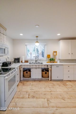 6385 W WHITE MOUNTAIN Boulevard, Show Low, AZ 85901