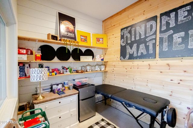 6385 W WHITE MOUNTAIN Boulevard, Show Low, AZ 85901