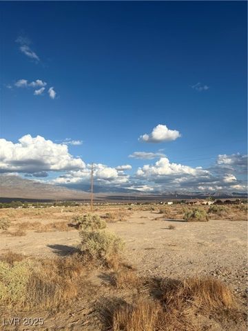 901 West Fangio Lane, Pahrump, NV 89060