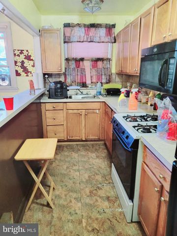 5851 SYLVESTER ST, Philadelphia, PA 19149