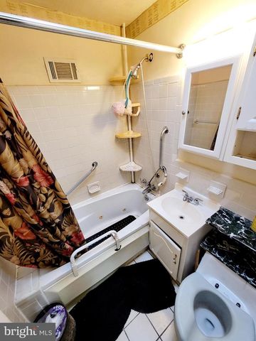 5851 SYLVESTER ST, Philadelphia, PA 19149