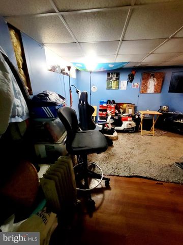 5851 SYLVESTER ST, Philadelphia, PA 19149