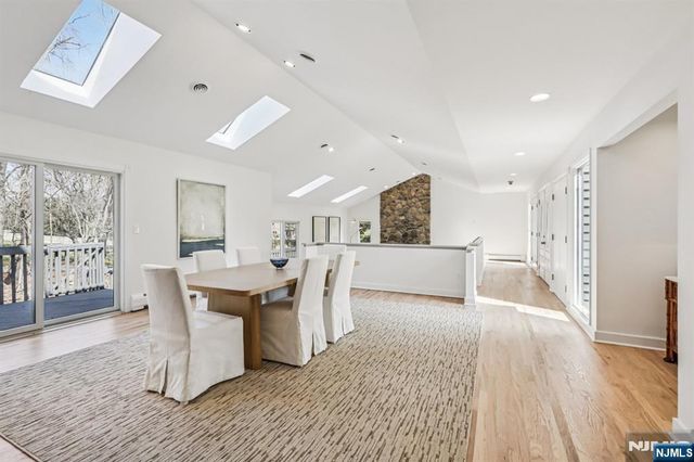 11 Carlough Road, Upper Saddle River, NJ 07458