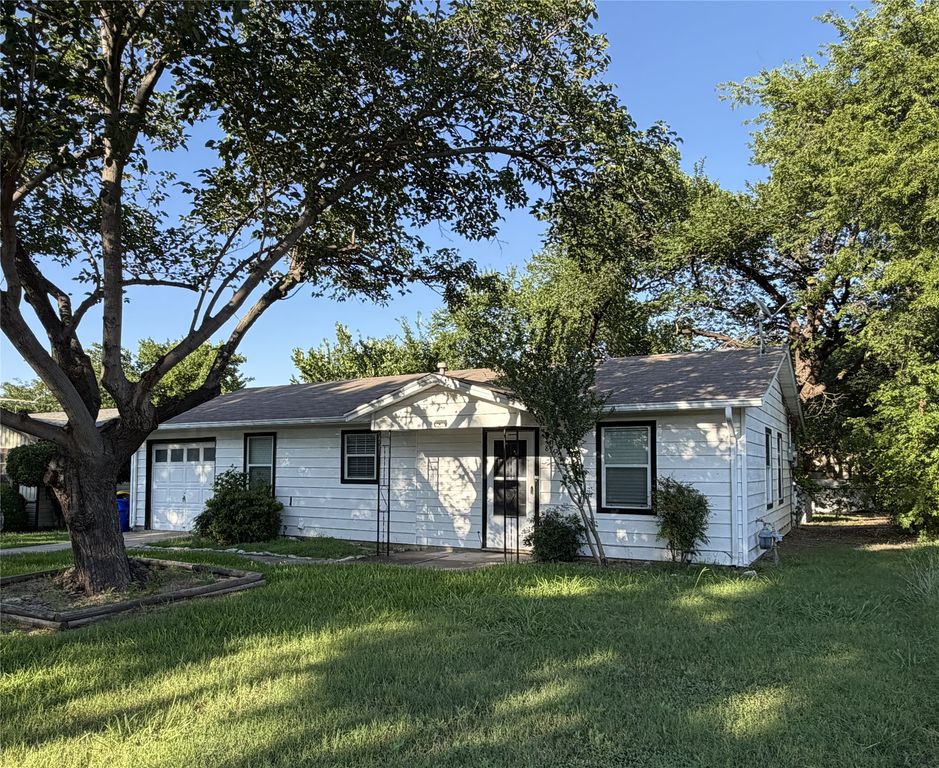 856 Renfro Drive, White Settlement, TX 76108