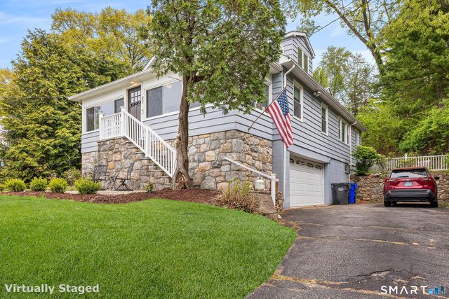 557 Candlewood Lake Road, Brookfield, CT 06804