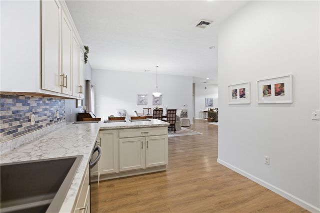 909 VALENTINA LN, Lower Burrell, PA 15068