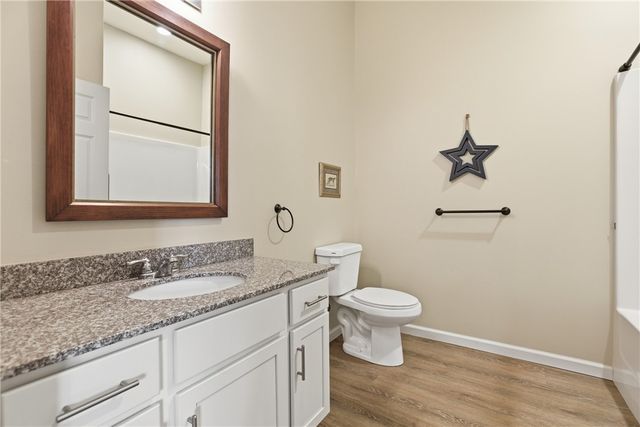 909 VALENTINA LN, Lower Burrell, PA 15068