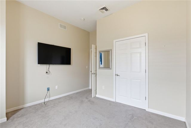 909 VALENTINA LN, Lower Burrell, PA 15068