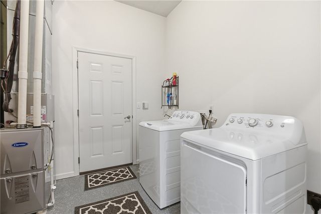 909 VALENTINA LN, Lower Burrell, PA 15068