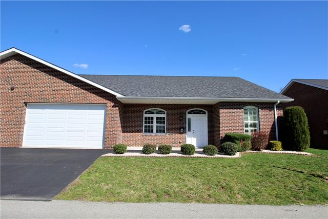 909 VALENTINA LN, Lower Burrell, PA 15068