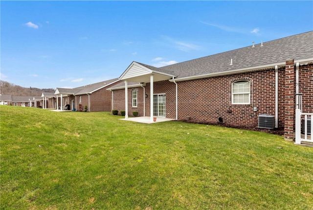 909 VALENTINA LN, Lower Burrell, PA 15068