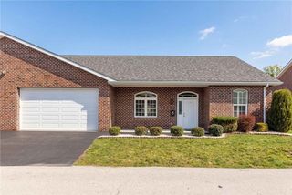 909 VALENTINA LN, Lower Burrell, PA 15068