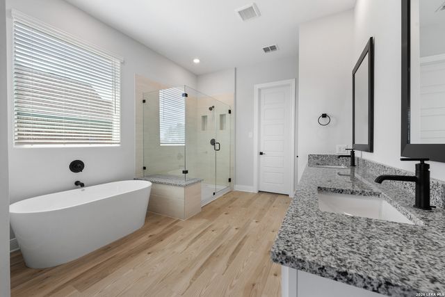 204 AZALEA ALY, Castroville, TX 78009