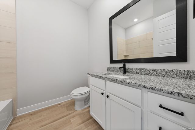 204 AZALEA ALY, Castroville, TX 78009