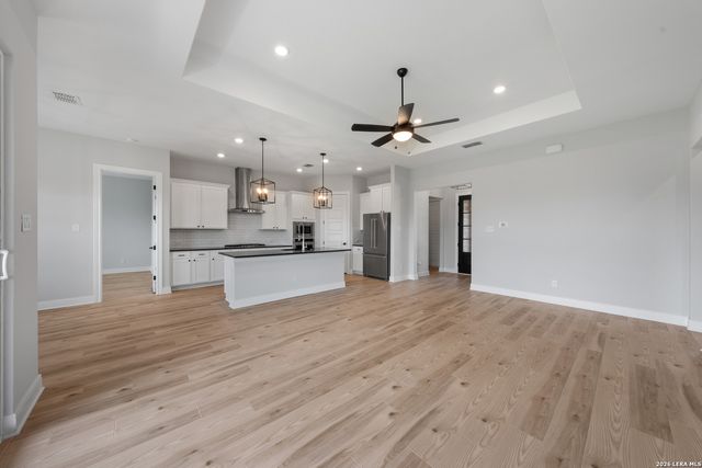 204 AZALEA ALY, Castroville, TX 78009