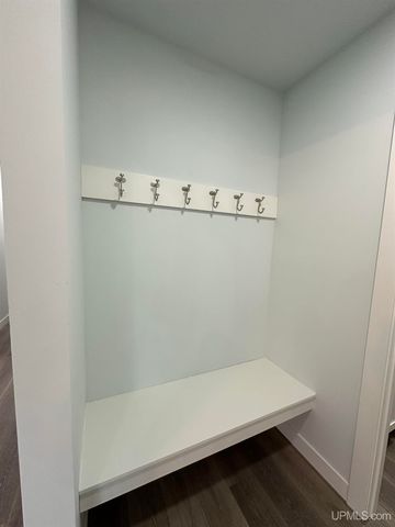 1705 S 21st Avenue, Escanaba, MI 49829