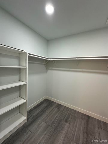 1705 S 21st Avenue, Escanaba, MI 49829