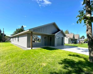 1705 S 21st Avenue, Escanaba, MI 49829