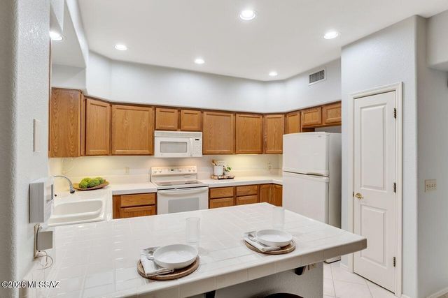 5252 E Timrod Street, Tucson, AZ 85711