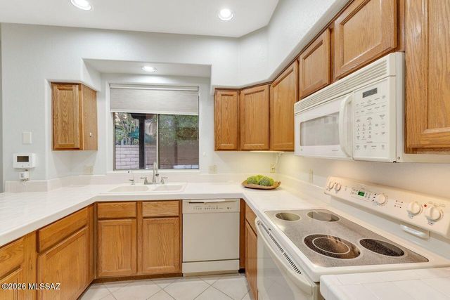 5252 E Timrod Street, Tucson, AZ 85711