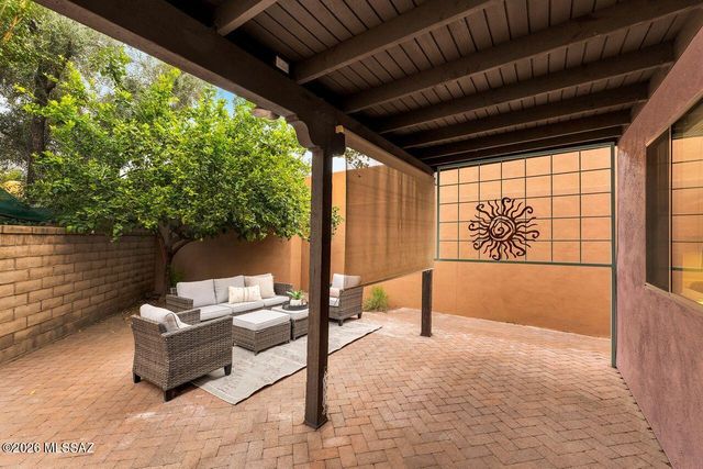 5252 E Timrod Street, Tucson, AZ 85711