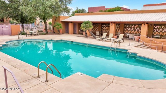 5252 E Timrod Street, Tucson, AZ 85711