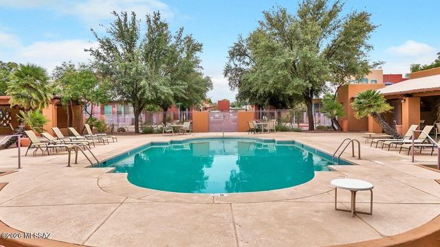 5252 E Timrod Street, Tucson, AZ 85711