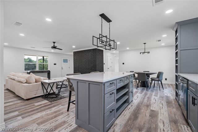 825 N 20th Street, Van Buren, AR 72956