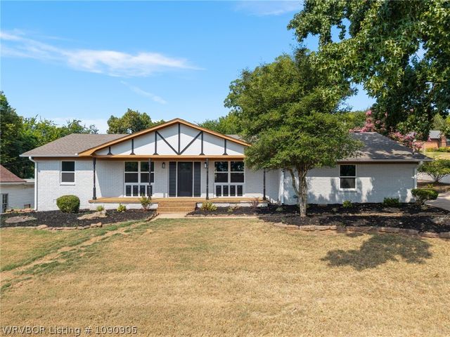 825 N 20th Street, Van Buren, AR 72956