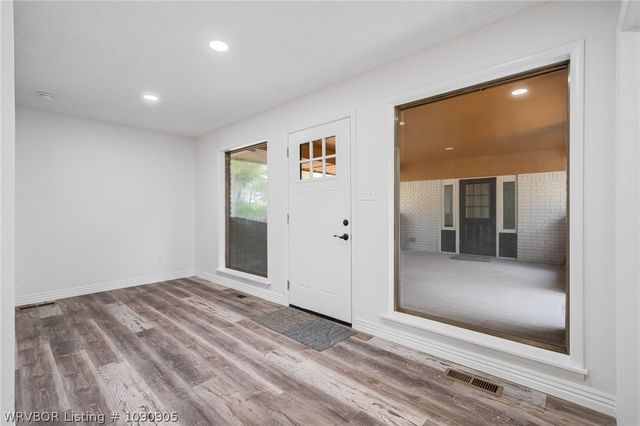 825 N 20th Street, Van Buren, AR 72956