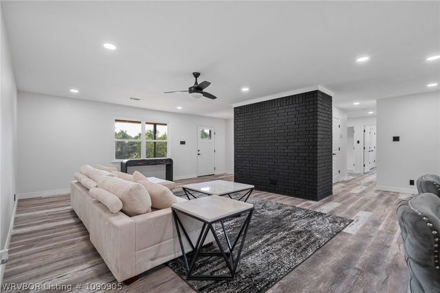 825 N 20th Street, Van Buren, AR 72956