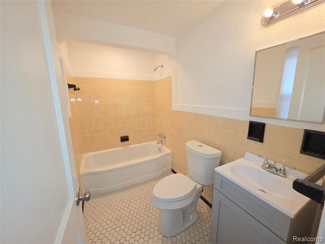 17355 Meyers Road, Detroit, MI 48235