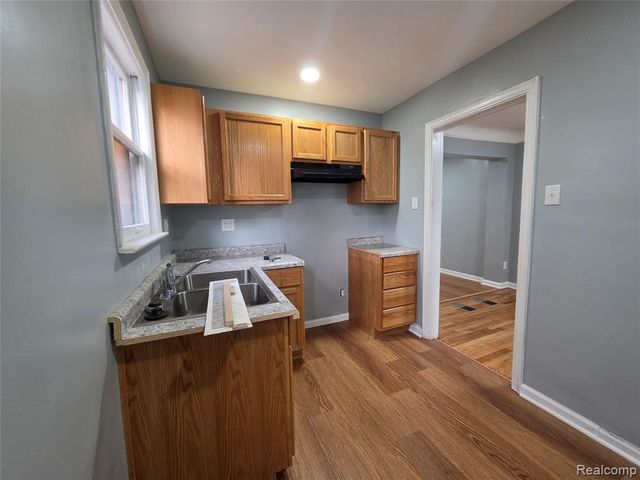 17355 Meyers Road, Detroit, MI 48235