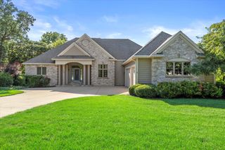 1928 Tree Line COURT, Waukesha, WI 53188