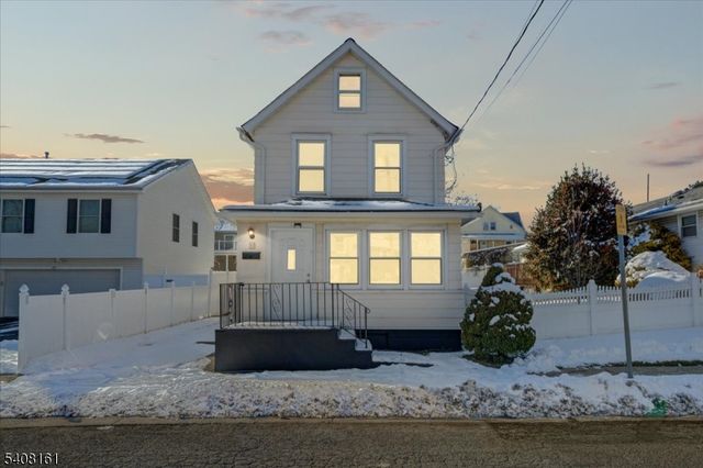 27 N 3Rd Ave, Manville Boro, NJ 08835