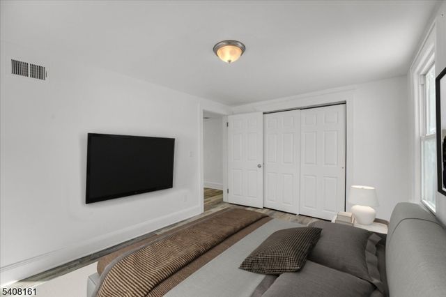 27 N 3Rd Ave, Manville Boro, NJ 08835