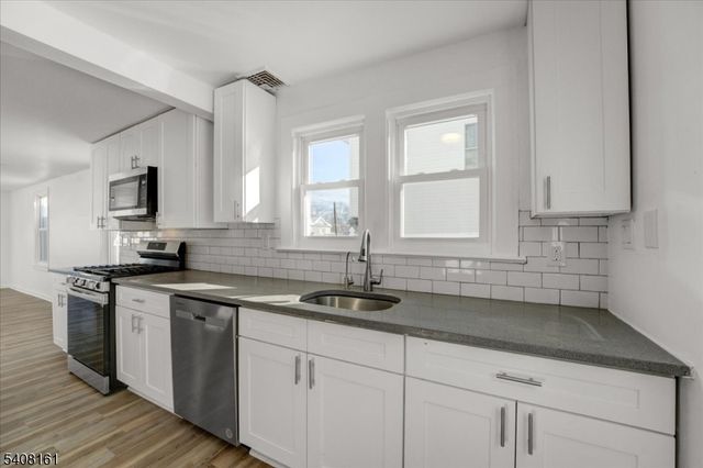 27 N 3Rd Ave, Manville Boro, NJ 08835