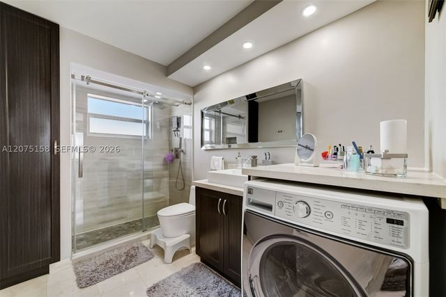 121 Golden Isles Dr 907, Hallandale Beach, FL 33009