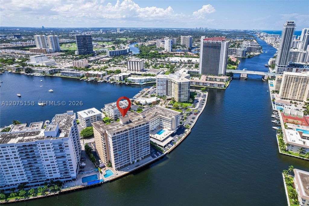 121 Golden Isles Dr 907, Hallandale Beach, FL 33009
